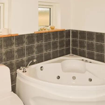 Four-bedroom Holiday In Hadsund * Haslevgårde