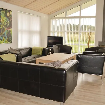 Tatil Evi Four-bedroom Holiday In Hadsund *